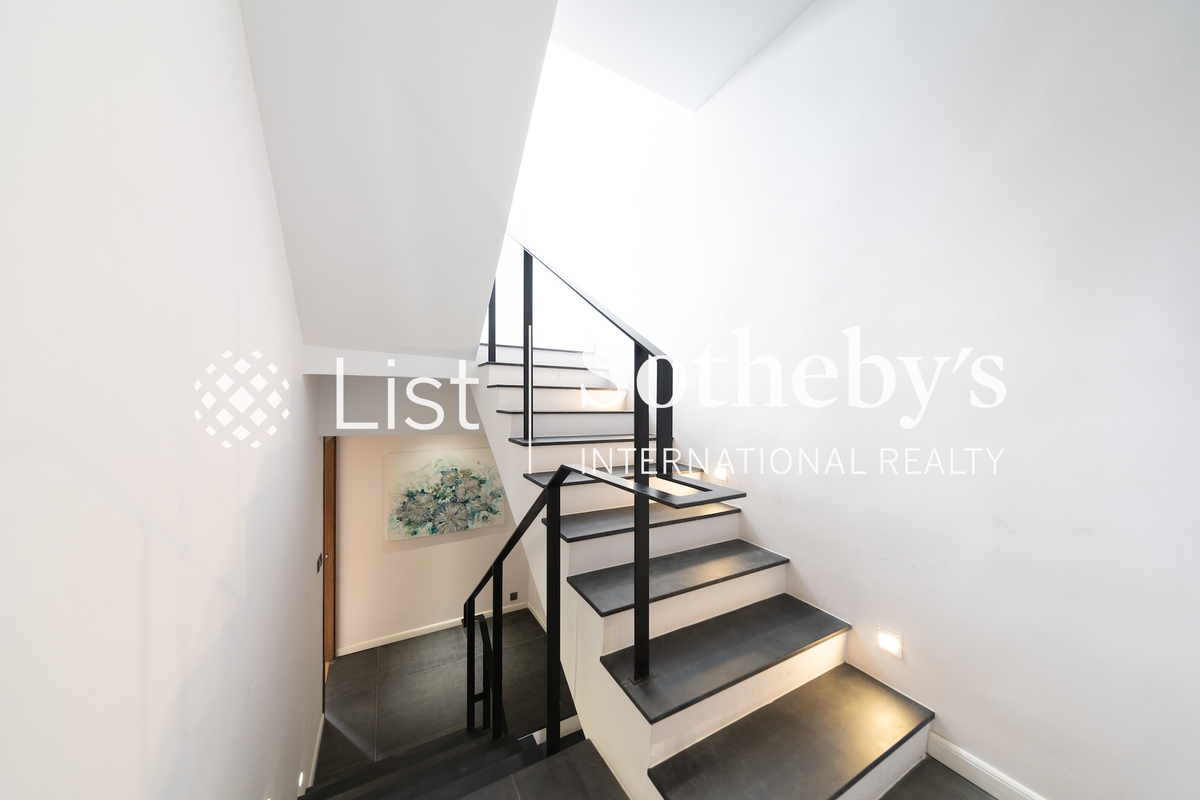 Marina Cove 匡湖居 | Internal Staircase