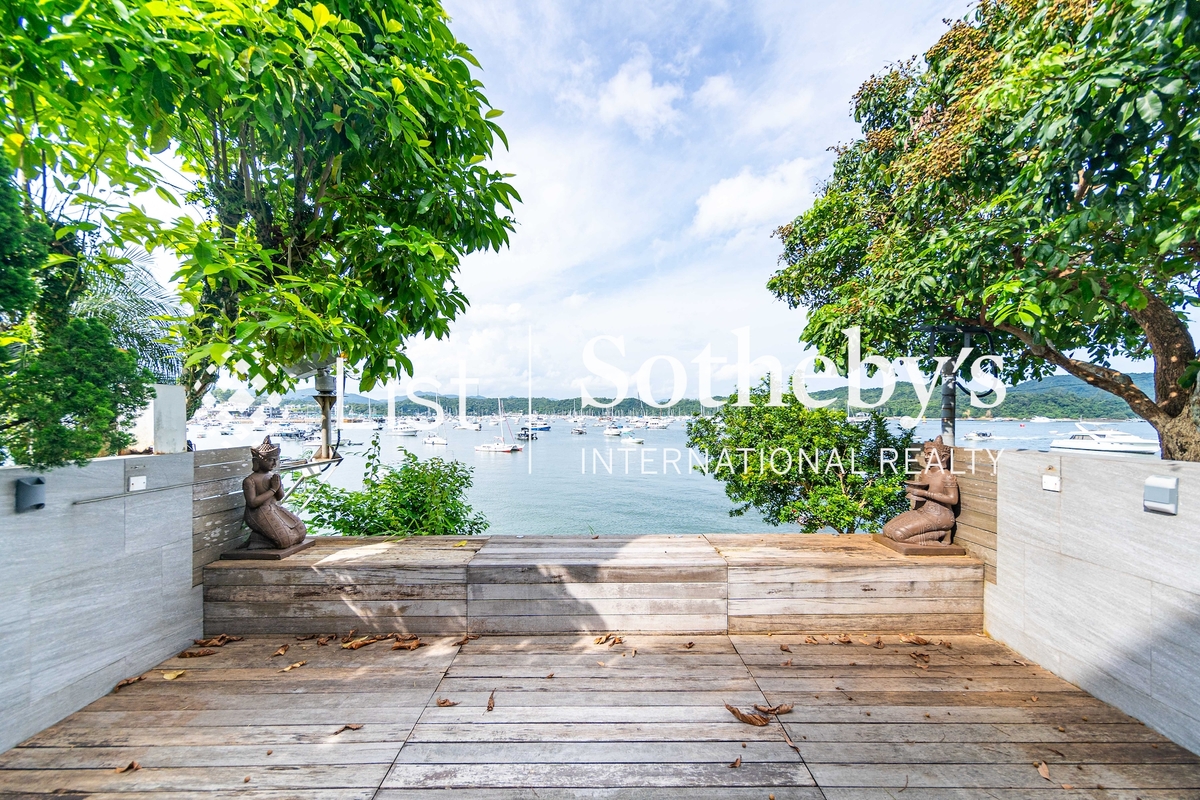 Marina Cove 匡湖居 | Private Garden off Living Room