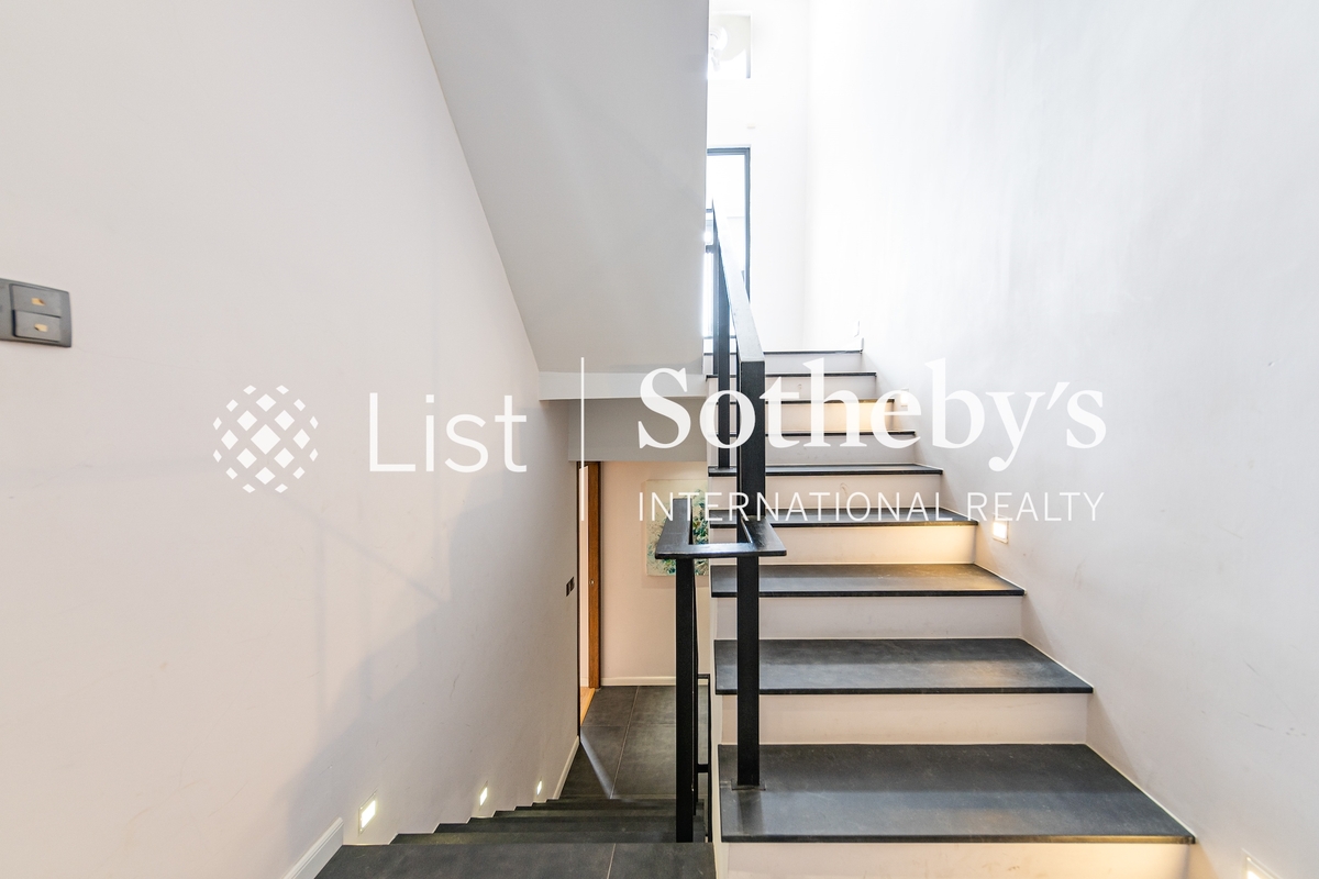 Marina Cove 匡湖居 | Internal Staircase