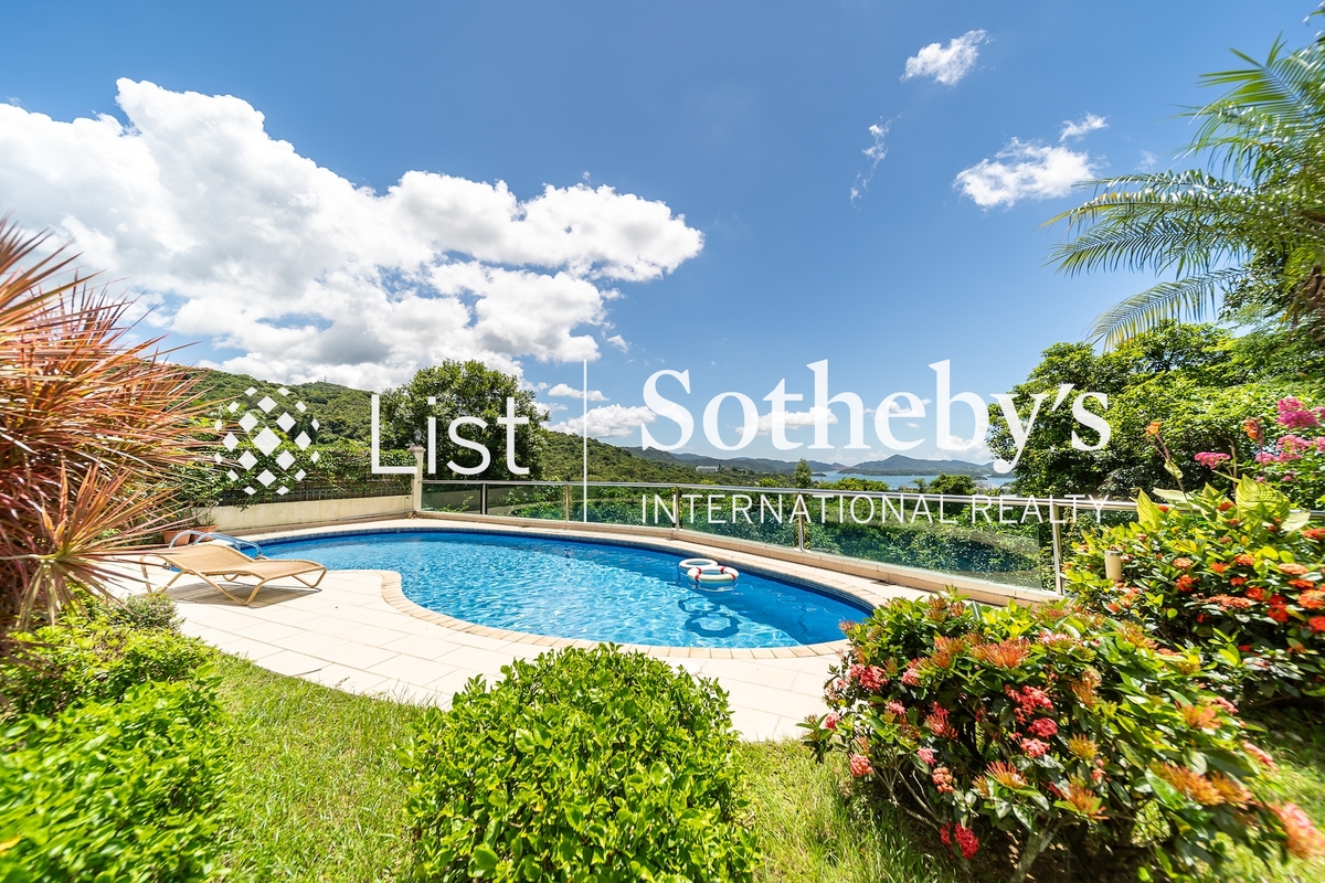 Nam Shan 南山 | Private Garden off Living and Dining Room