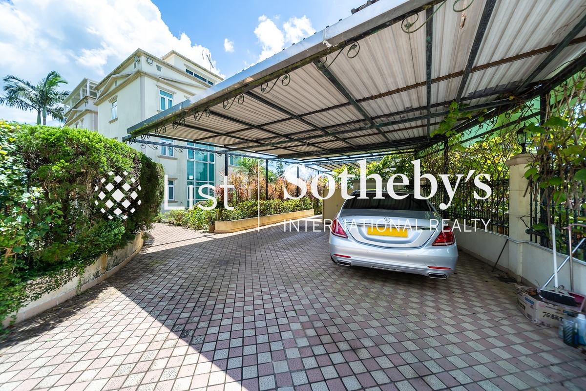 Nam Shan 南山 | Covered Car Parking Area