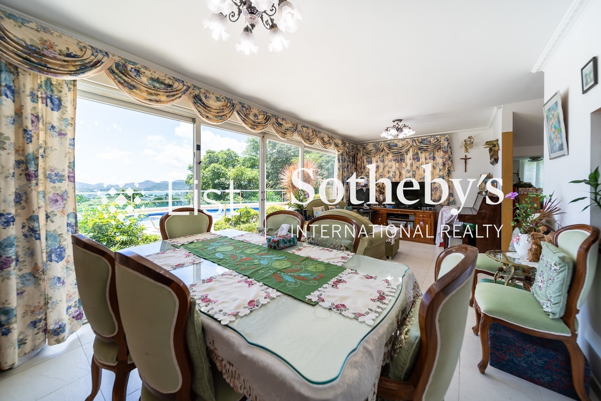 Nam Shan 南山 | Living and Dining Room