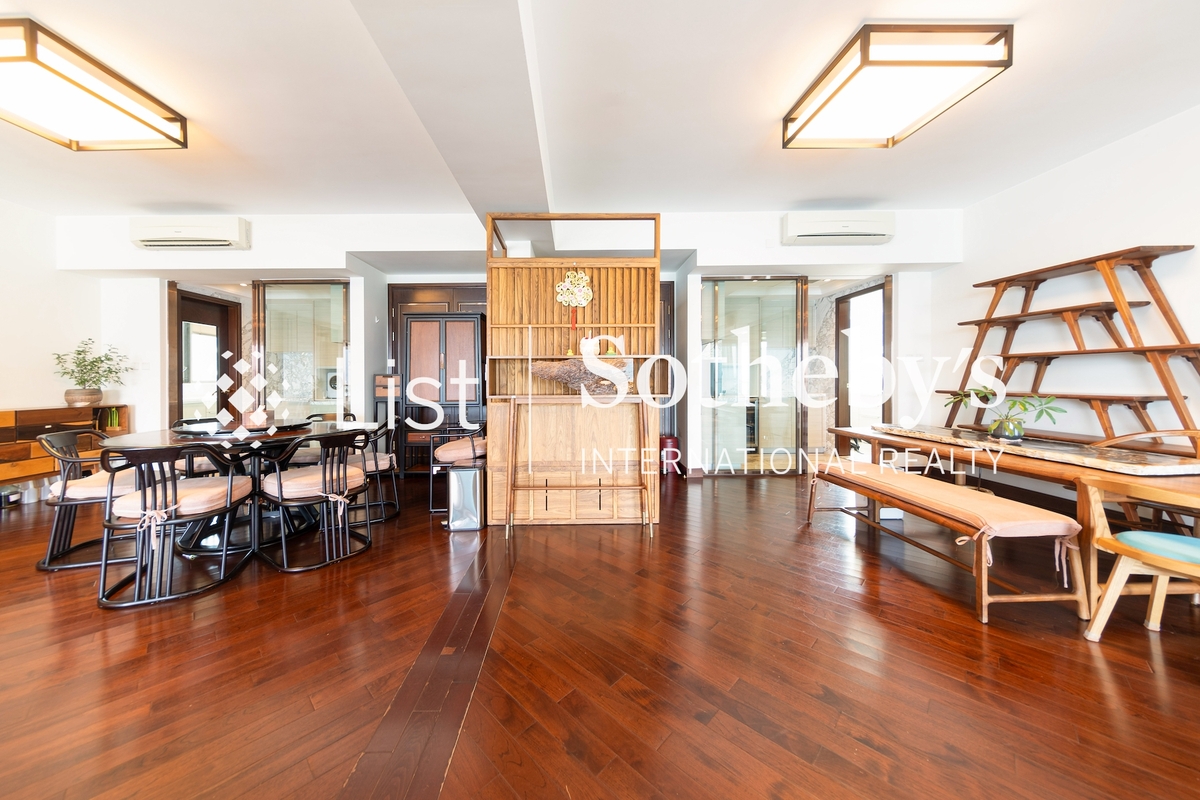 Mayfair by the Sea II 逸瓏灣 II | Living and Dining Room