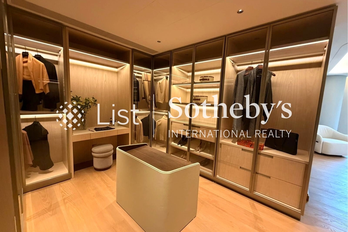 High Peak 寶峰 | Built-in Wardrobe in Master Bedroom 