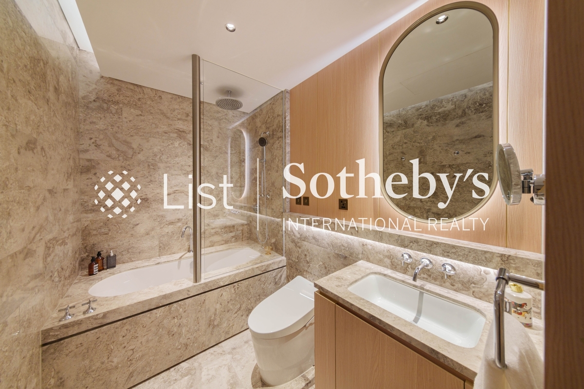 High Peak 寶峰 | Fourth En-suite Bathroom