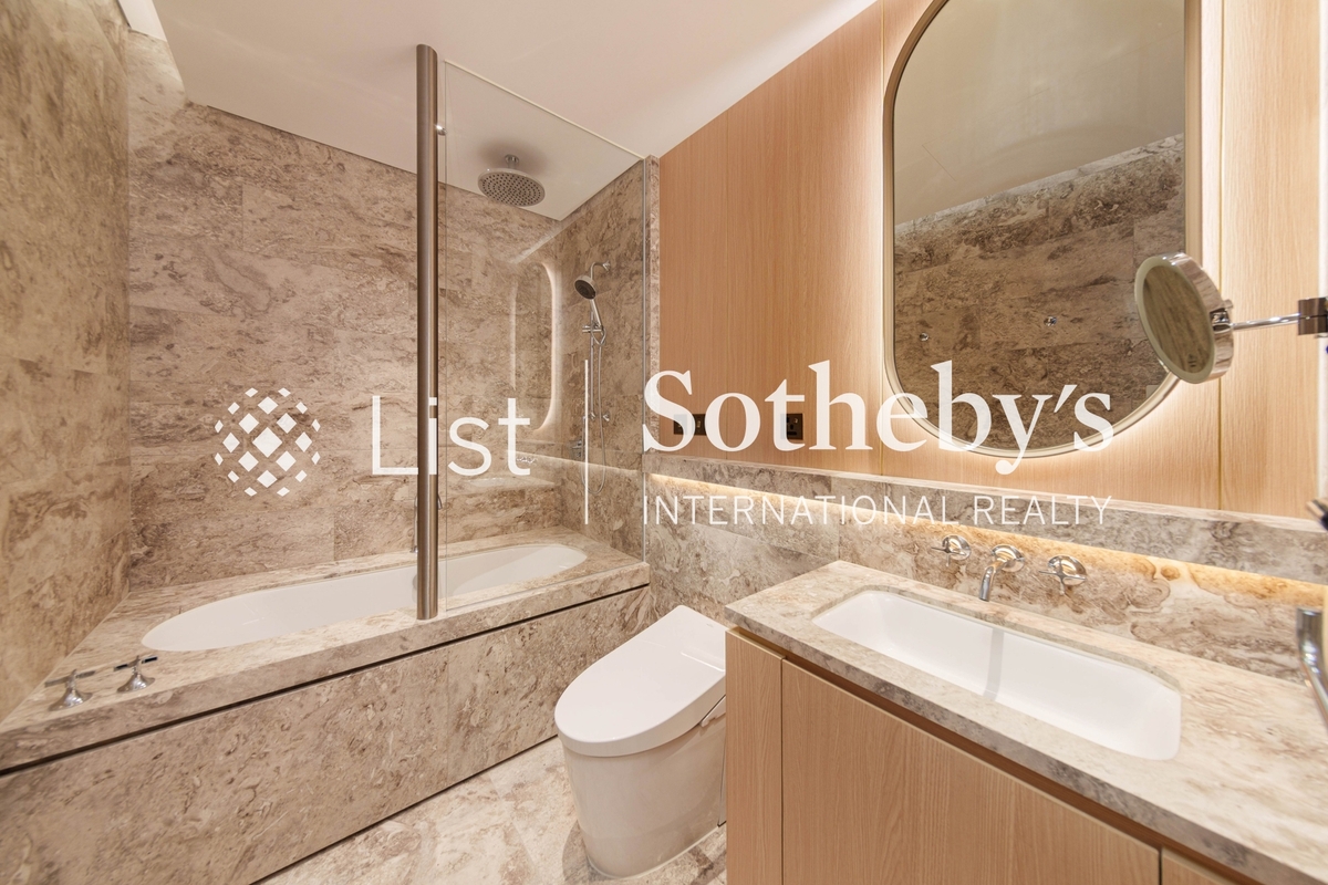 High Peak 寶峰 | Third En-suite Bathroom