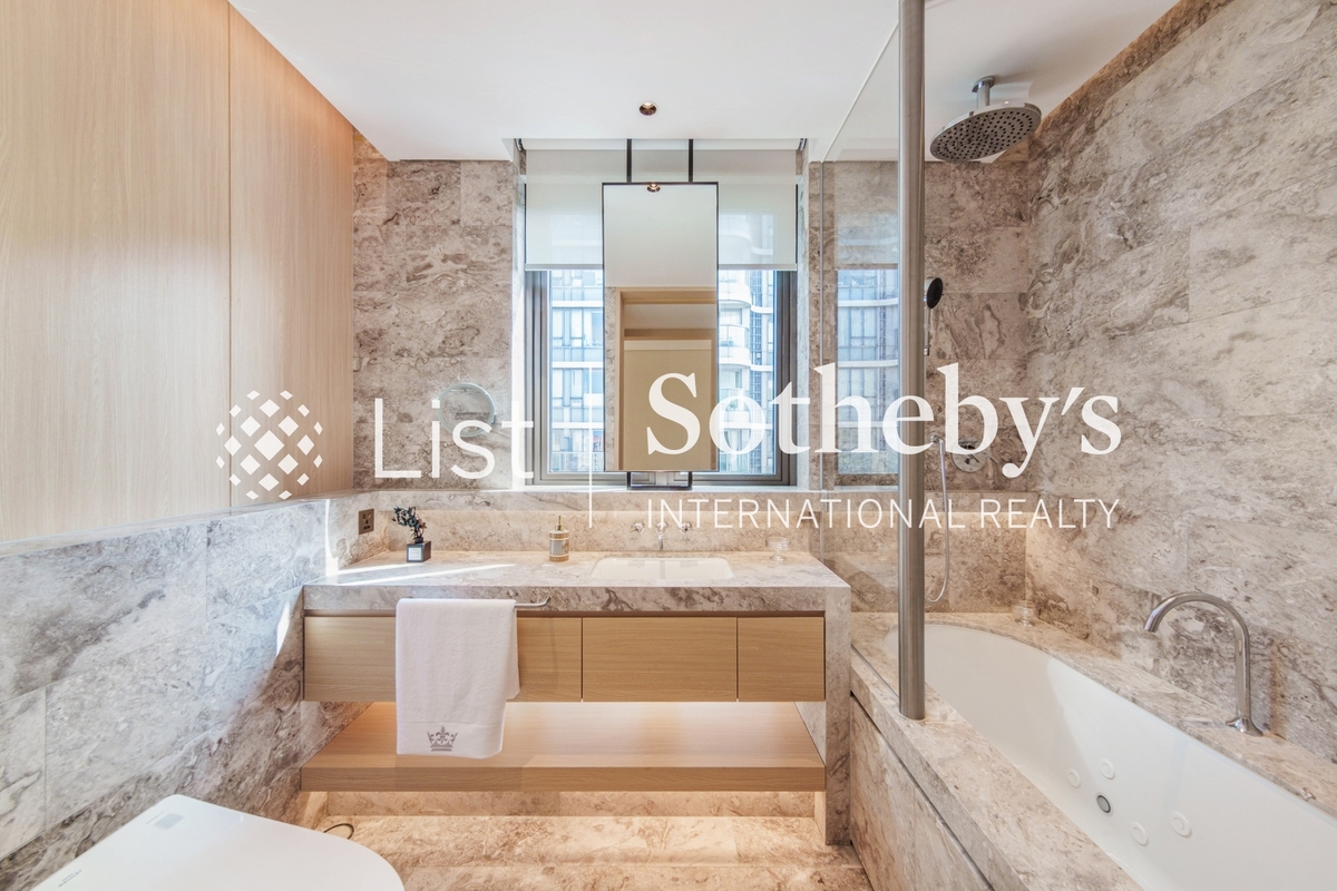 High Peak 寶峰 | Fifth En-suite Bathroom