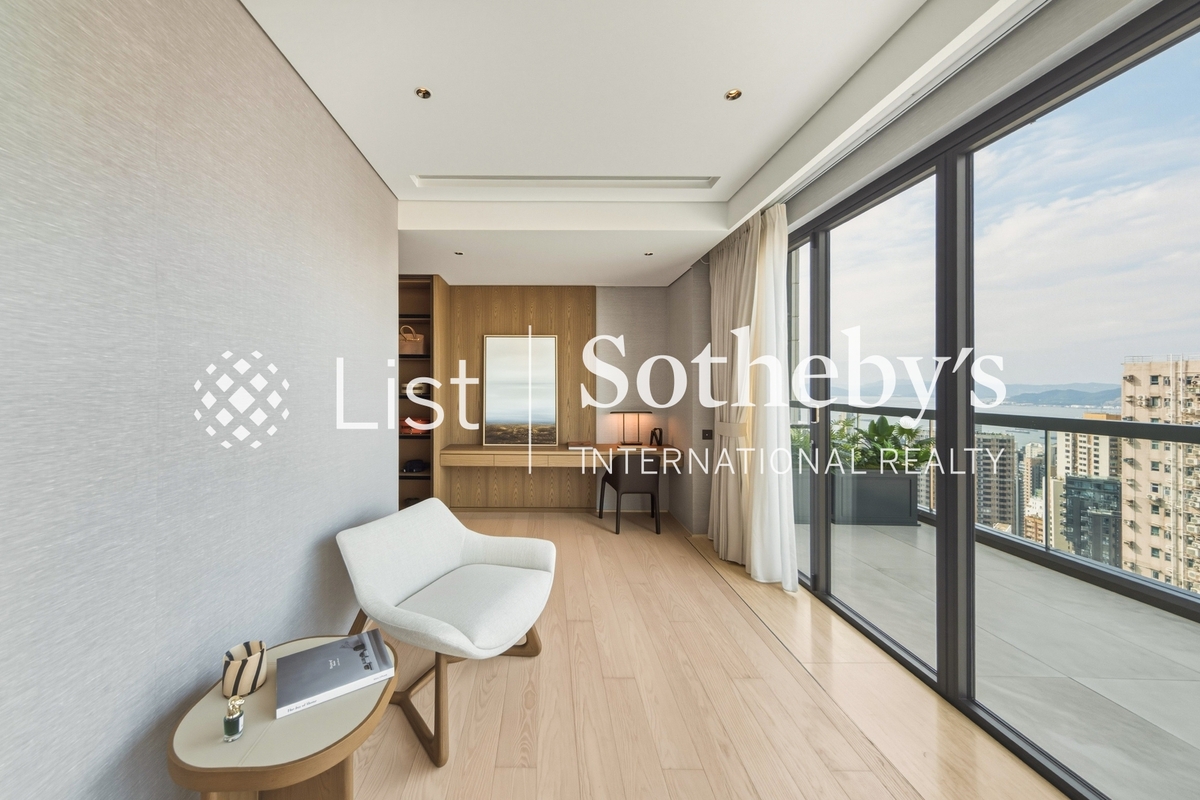 High Peak 寶峰 | Study Area at Third En-suite Bedroom