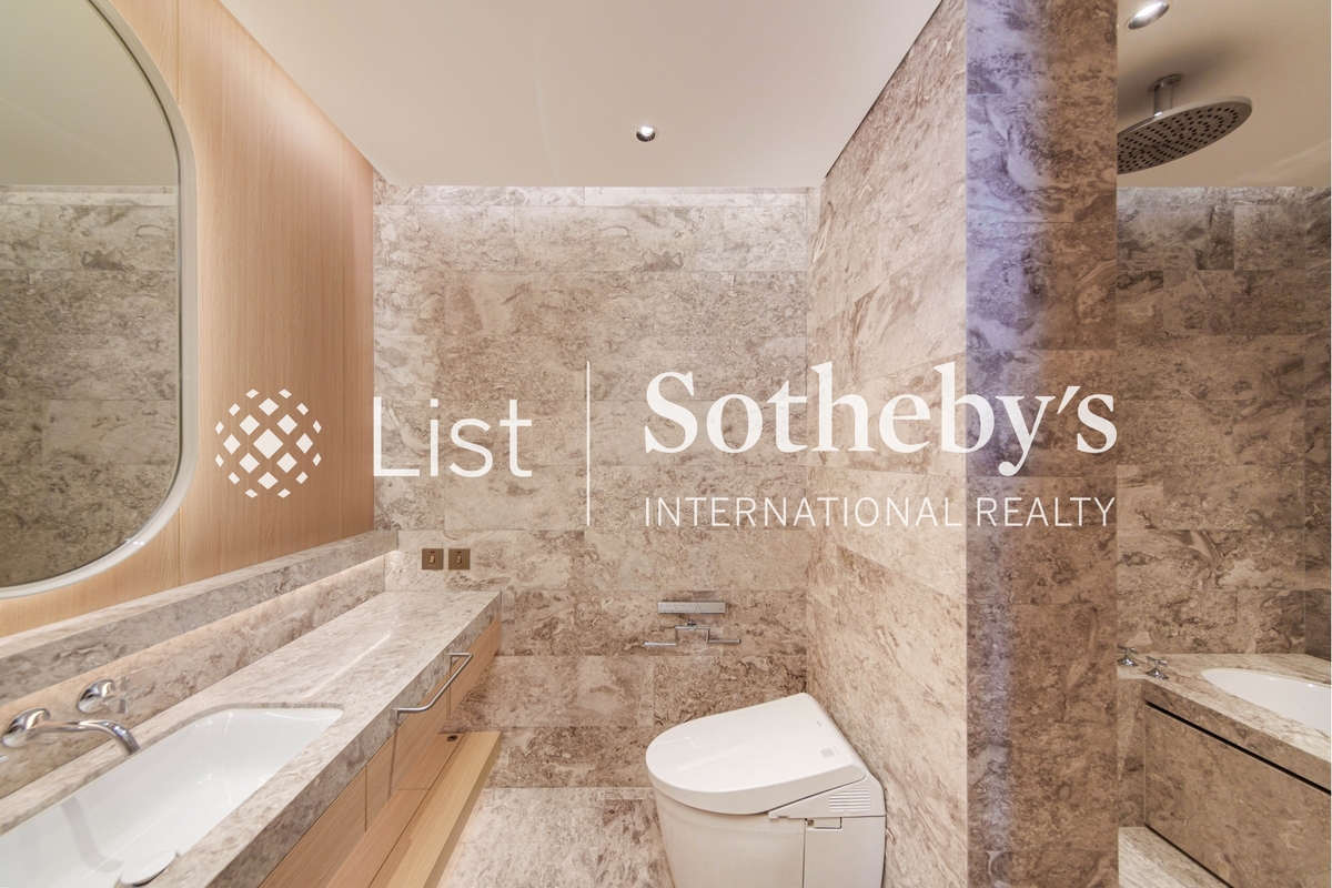 High Peak 寶峰 | Fifth en-suite Bathroom