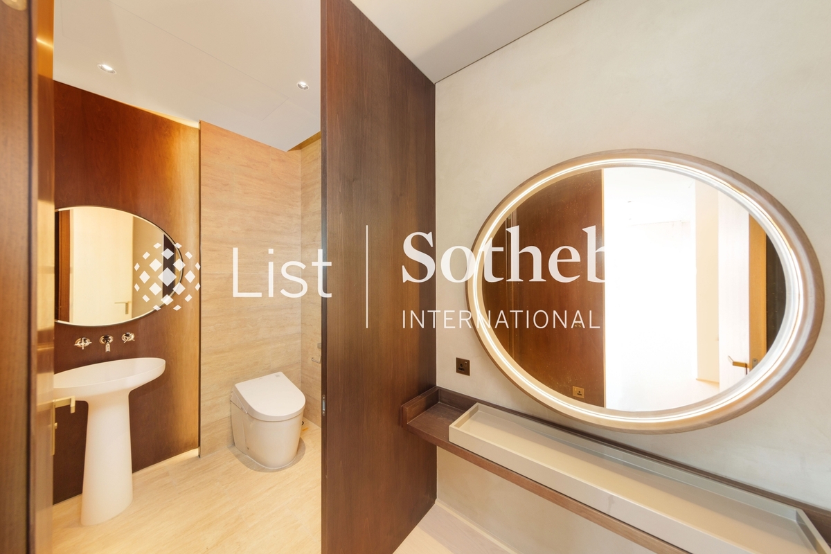 High Peak 宝峰 | Guest Powder Room