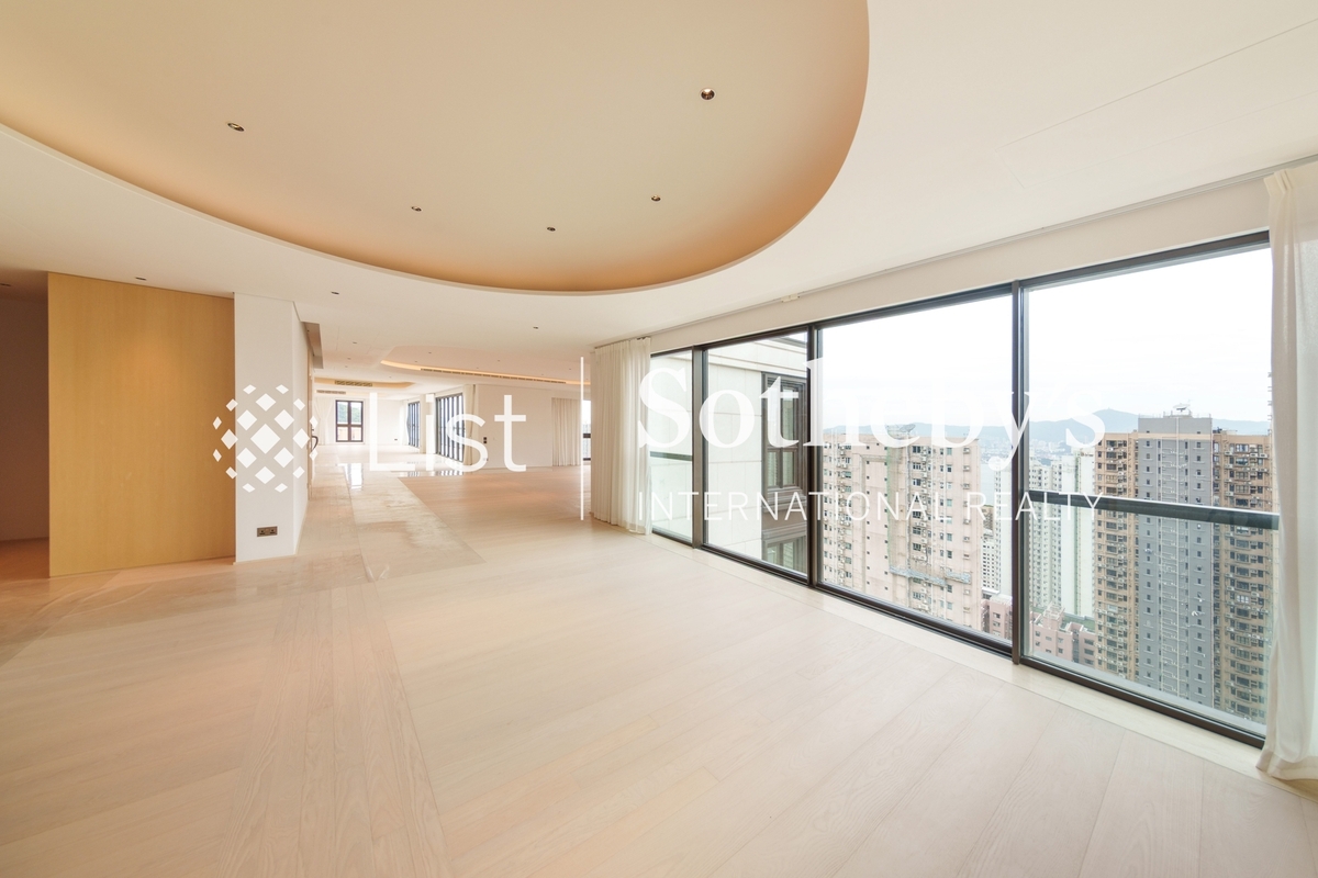 High Peak 宝峰 | Dining Area