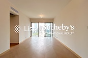 22A Kennedy Road 堅尼地道22號A | Living and Dining Room