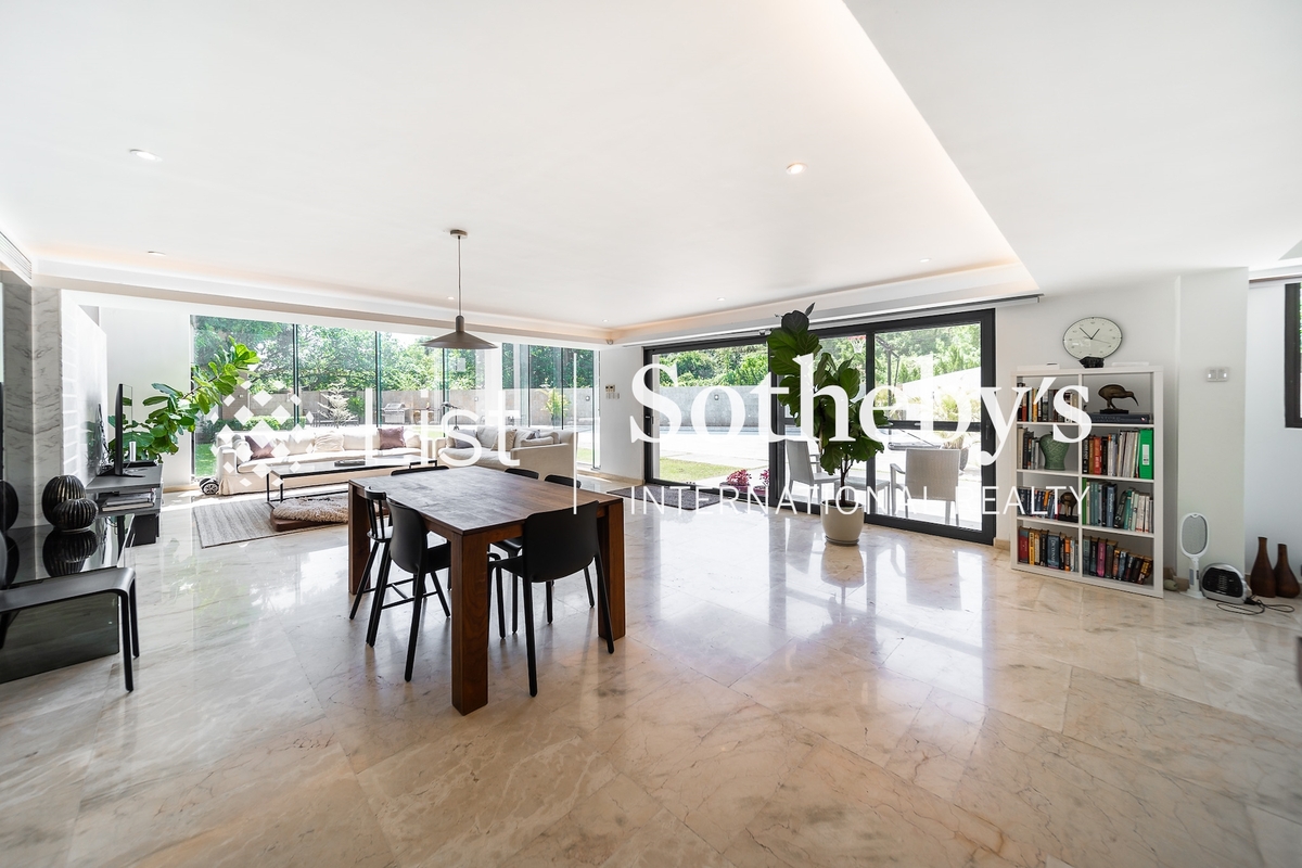 Pak Tam Chung 北潭涌 | Living and Dining Room