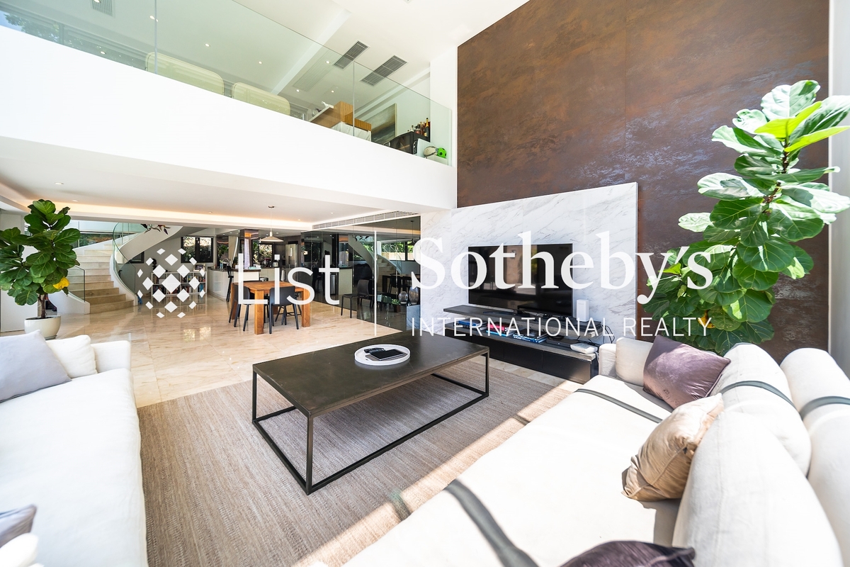 Pak Tam Chung 北潭涌 | Living and Dining Room