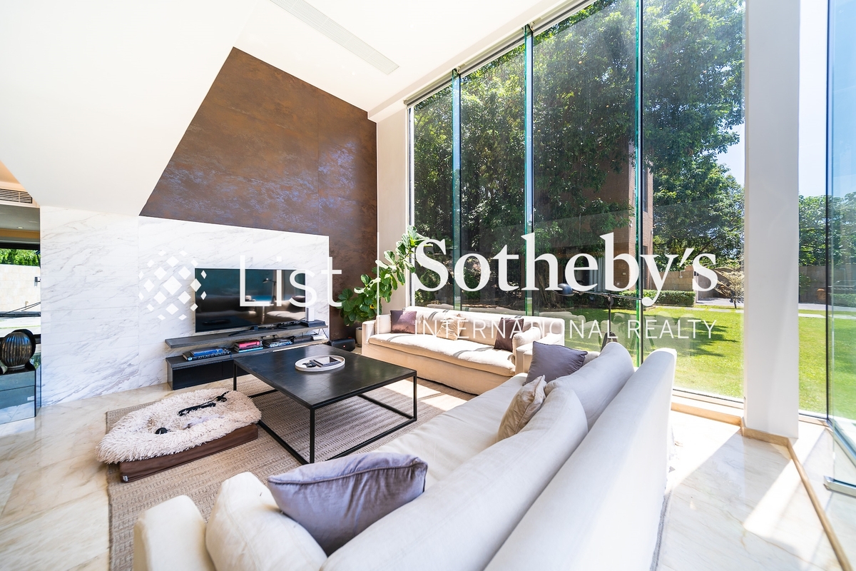 Pak Tam Chung 北潭涌 | Living and Dining Room