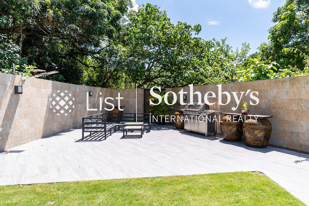 Pak Tam Chung 北潭涌 | Private Garden off Living and Dining Room