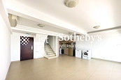 Leyburn Villas 麗濱別墅 | Living and Dining Room