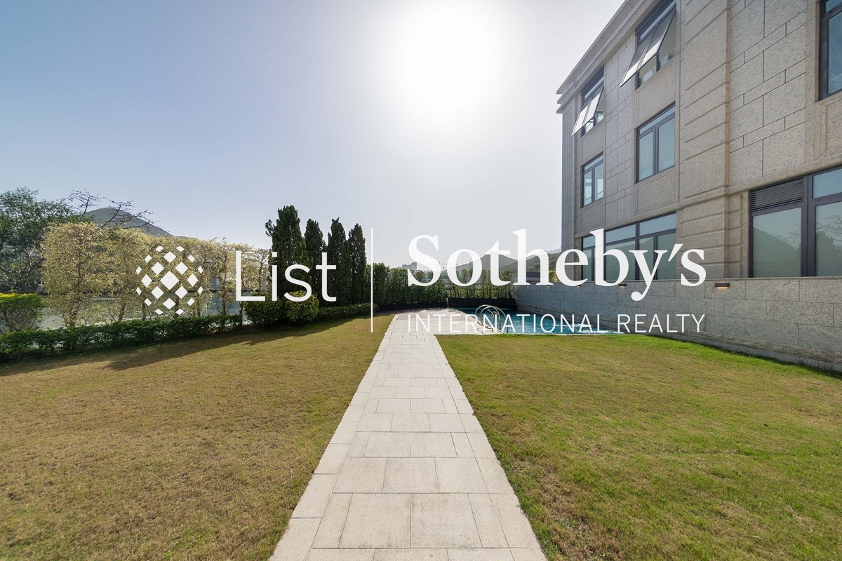 No.15 Shouson 壽臣山15號 | Private Garden off Living and Dining Room