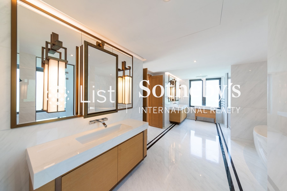 No.15 Shouson 壽臣山15號 | First Master Bathroom