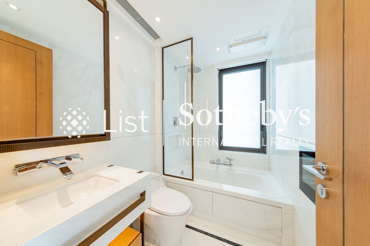 No.15 Shouson 壽臣山15號 | Third En-suite Bathroom