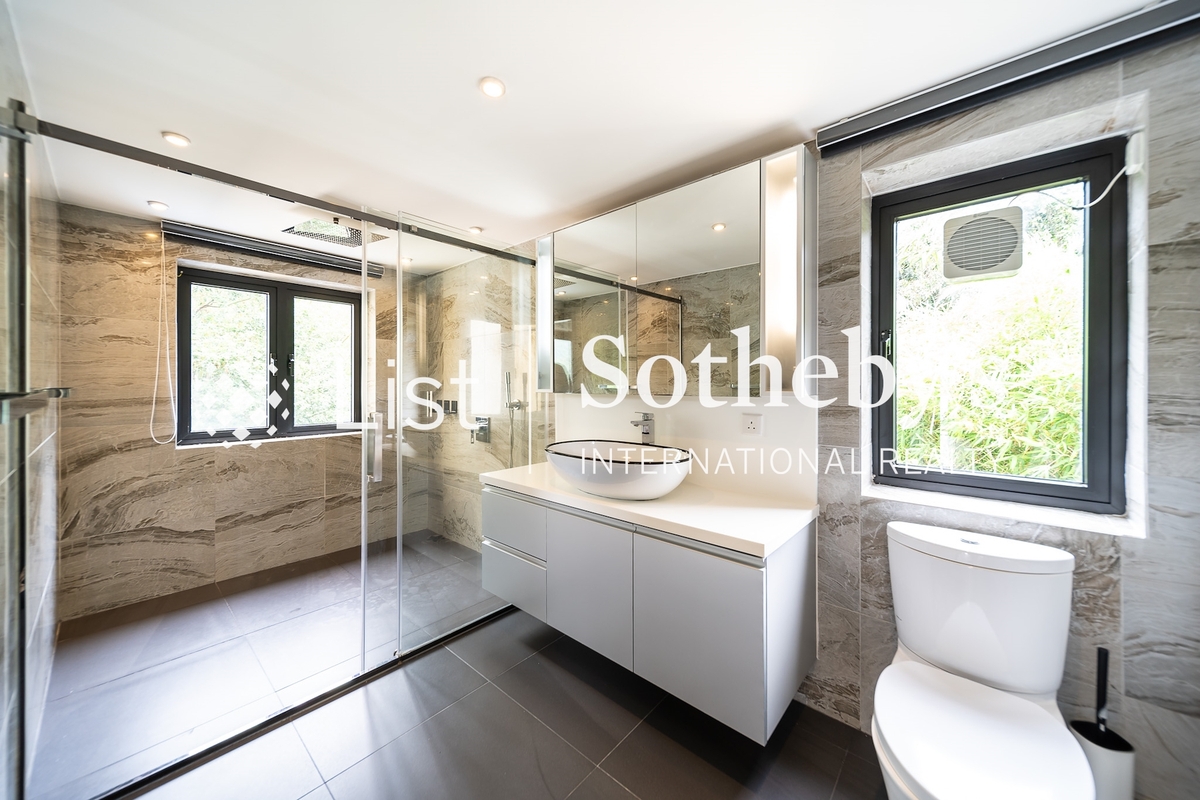 Wong Keng Tei 黃麖地 | Master Bathroom