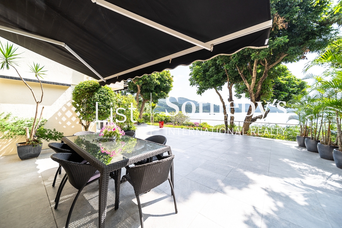 Wong Keng Tei 黃麖地 | Private Terrace off Living and Dining Room