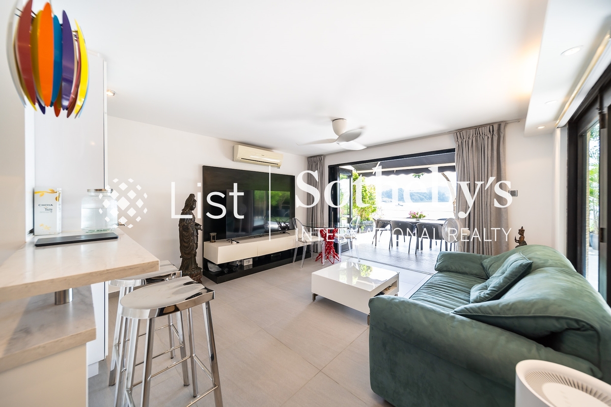 Wong Keng Tei 黃麖地 | Guest House Living & Dining Room