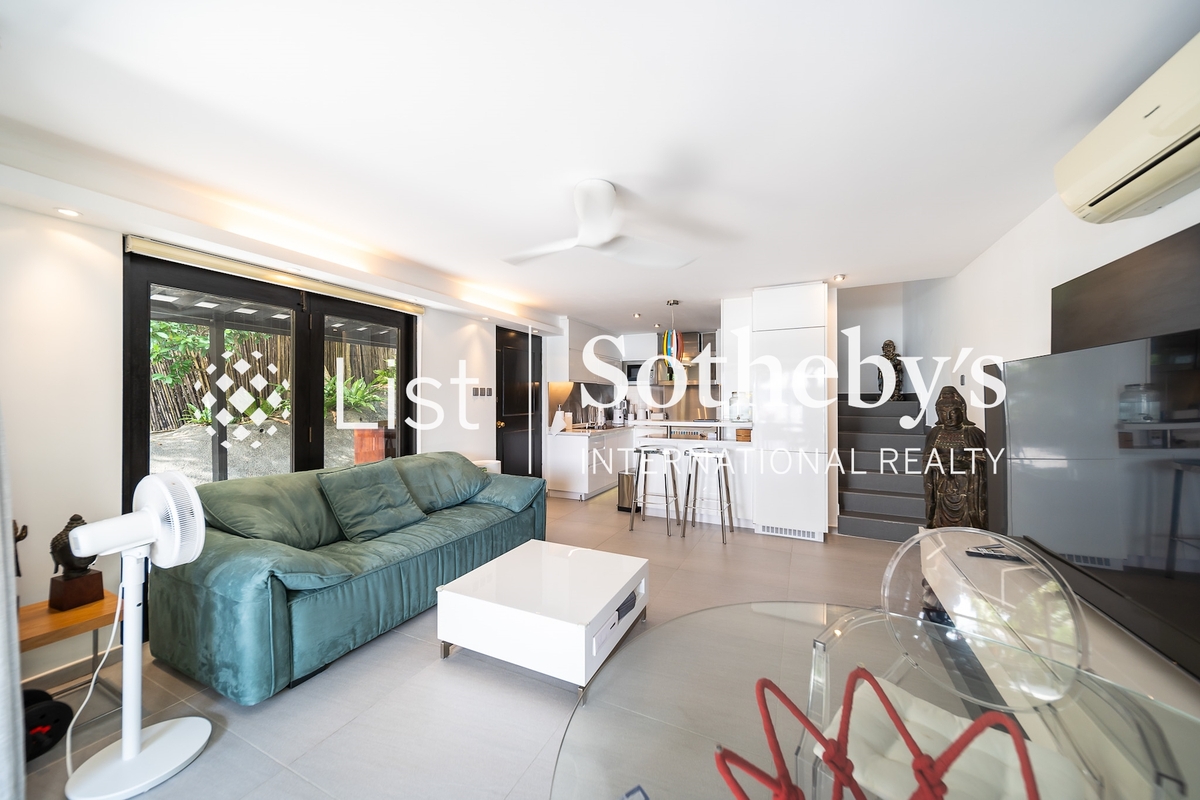 Wong Keng Tei 黃麖地 | Guest House Living & Dining Room