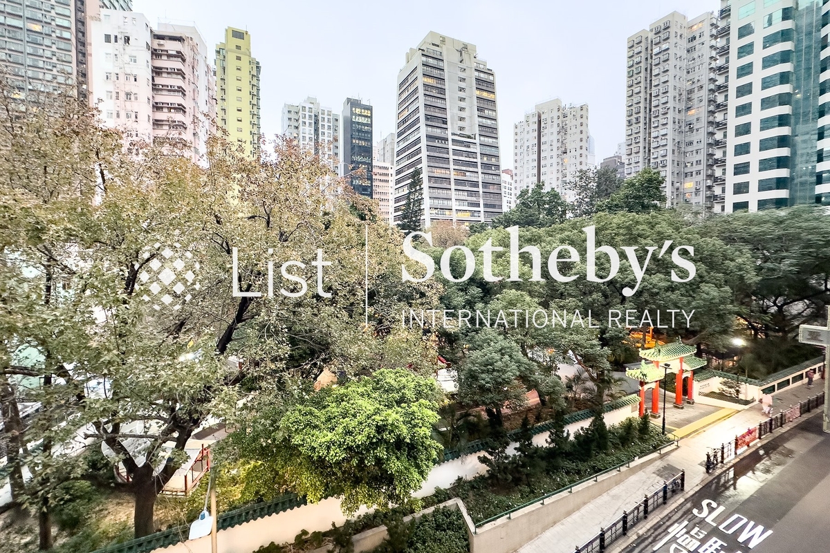 242-244 Hollywood Road 荷李活道242-244號 | View from Balcony off Master Bedroom