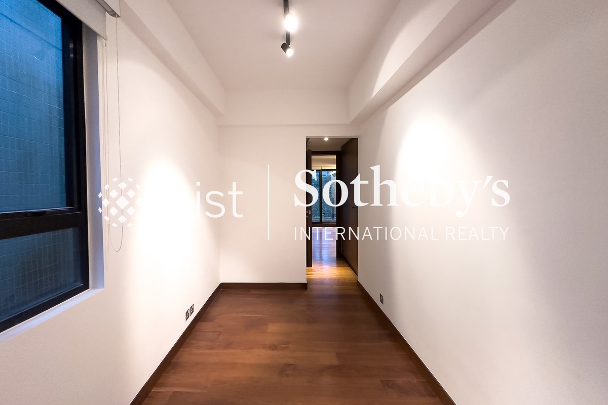 242-244 Hollywood Road 荷李活道242-244號 | Second Bedroom