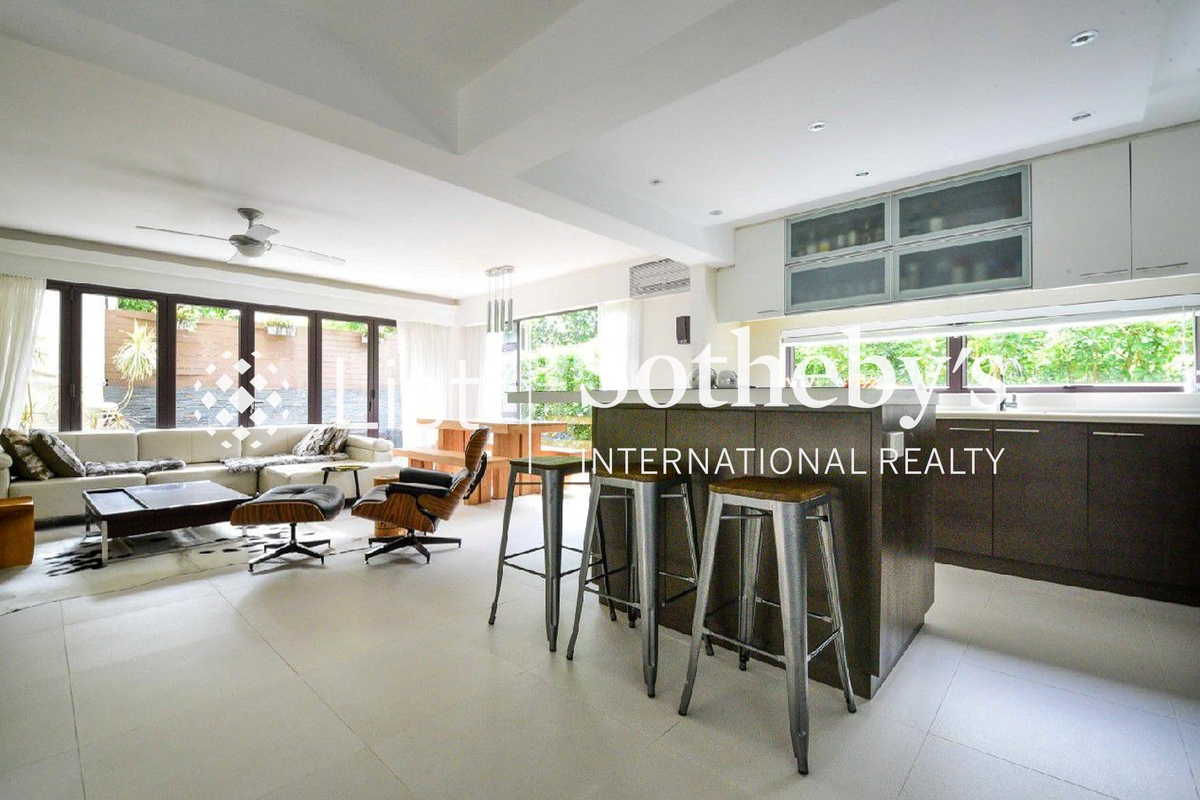 Cheung Sha Sheung Tsuen 長沙上村 | Living and Dining Room