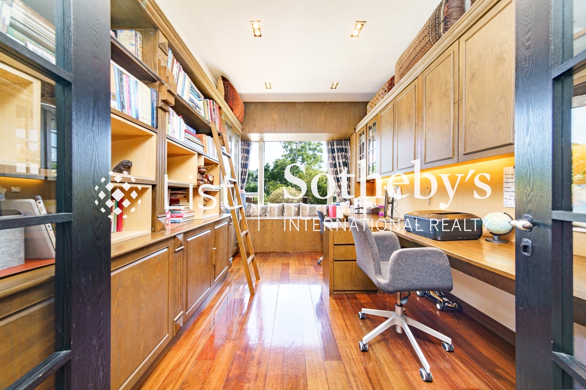 The Great Hill 嘉御山 | Study Room