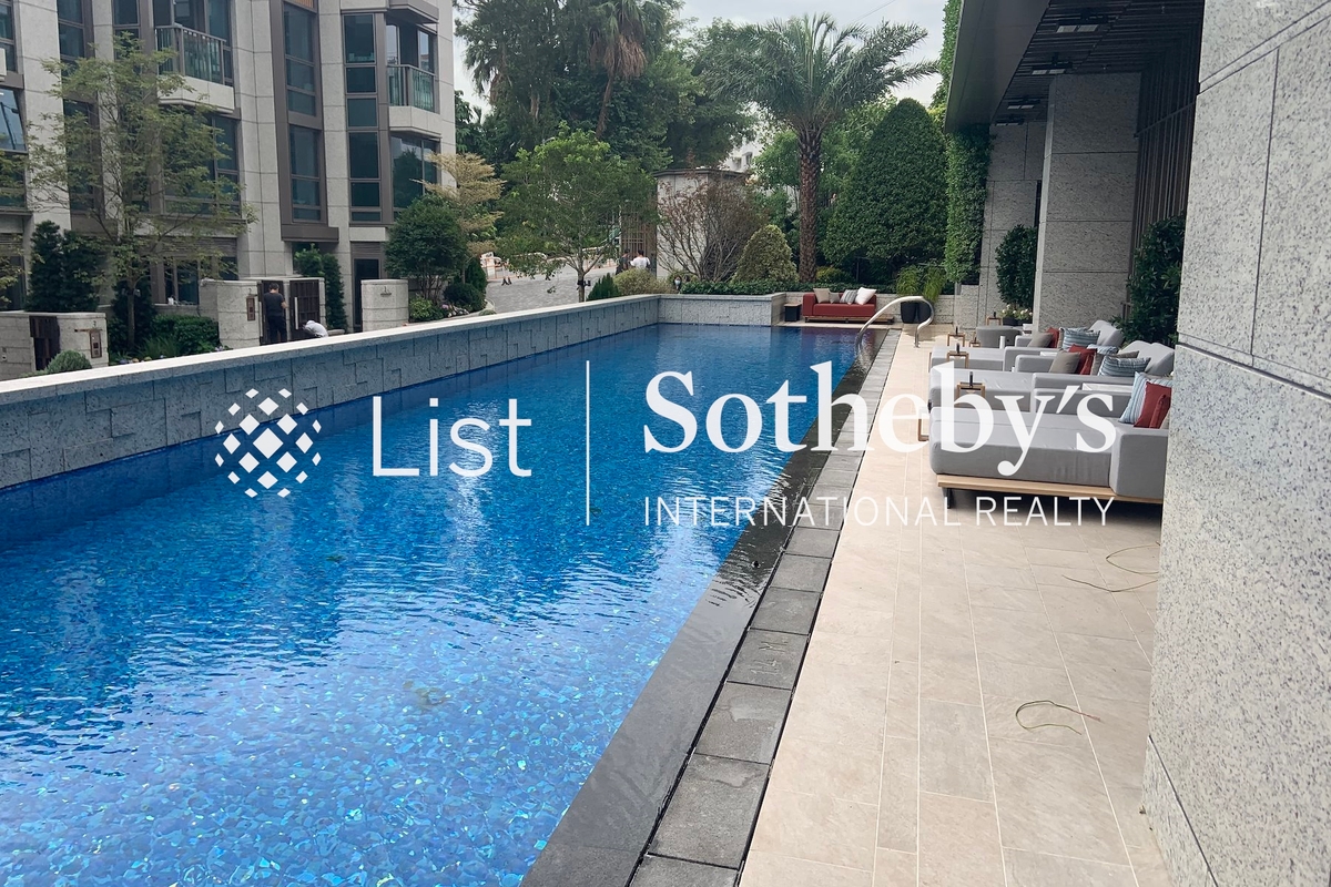 133 Portofino 133 Portofino | Communal Swimming Pool