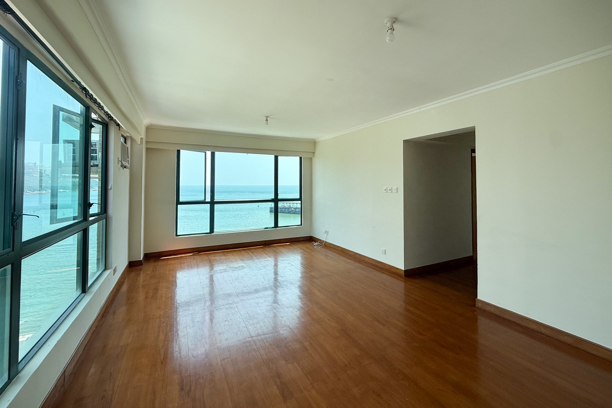 Stanley Beach Villa 祝唐別墅 | Living and Dining Room