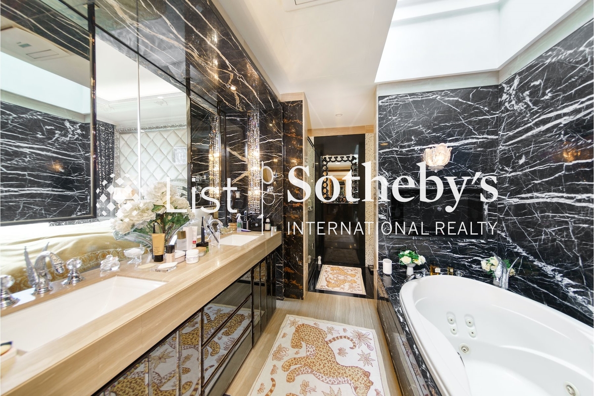 Peak One 壹號雲頂 | Master Bathroom