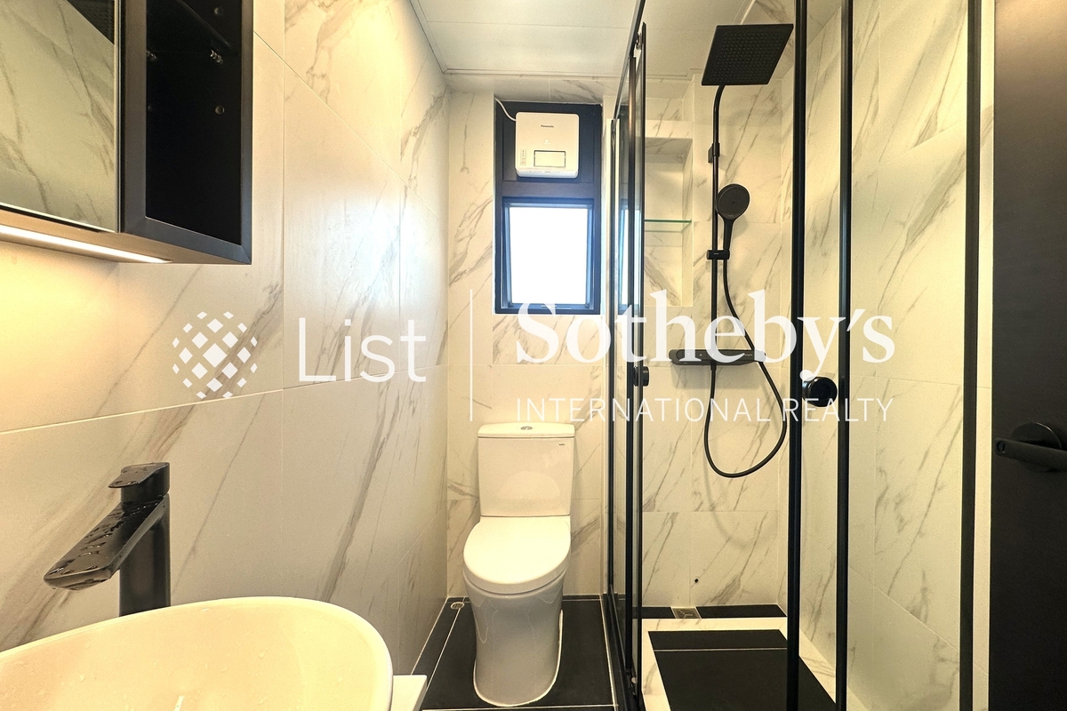 Gallant Garden Mansion 嘉景花园大厦 | First bathroom