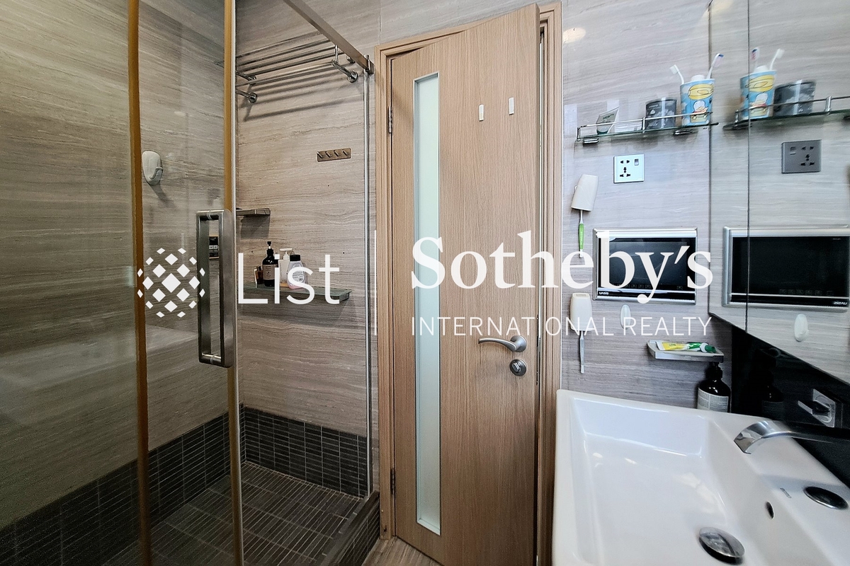 The Sparkle 星匯居 | Master Bathroom