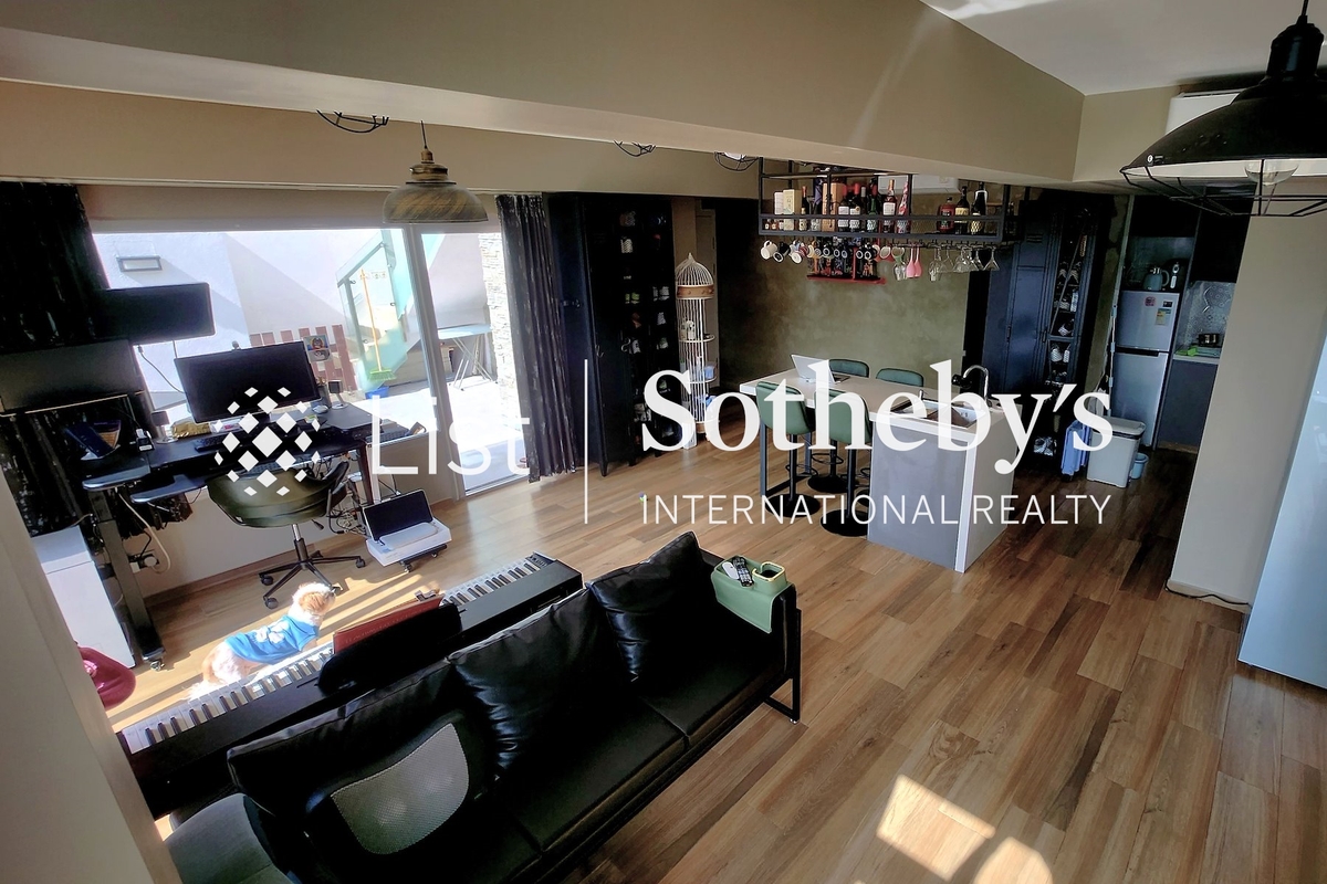 Caldecott Hill 郝德杰山 | Living and Dining Room