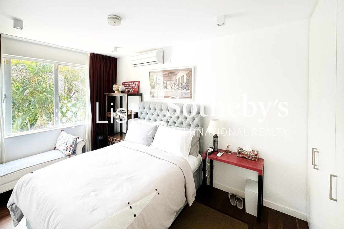 Ham Tin Kau Tsuen 鹹田舊村 | Second Bedroom