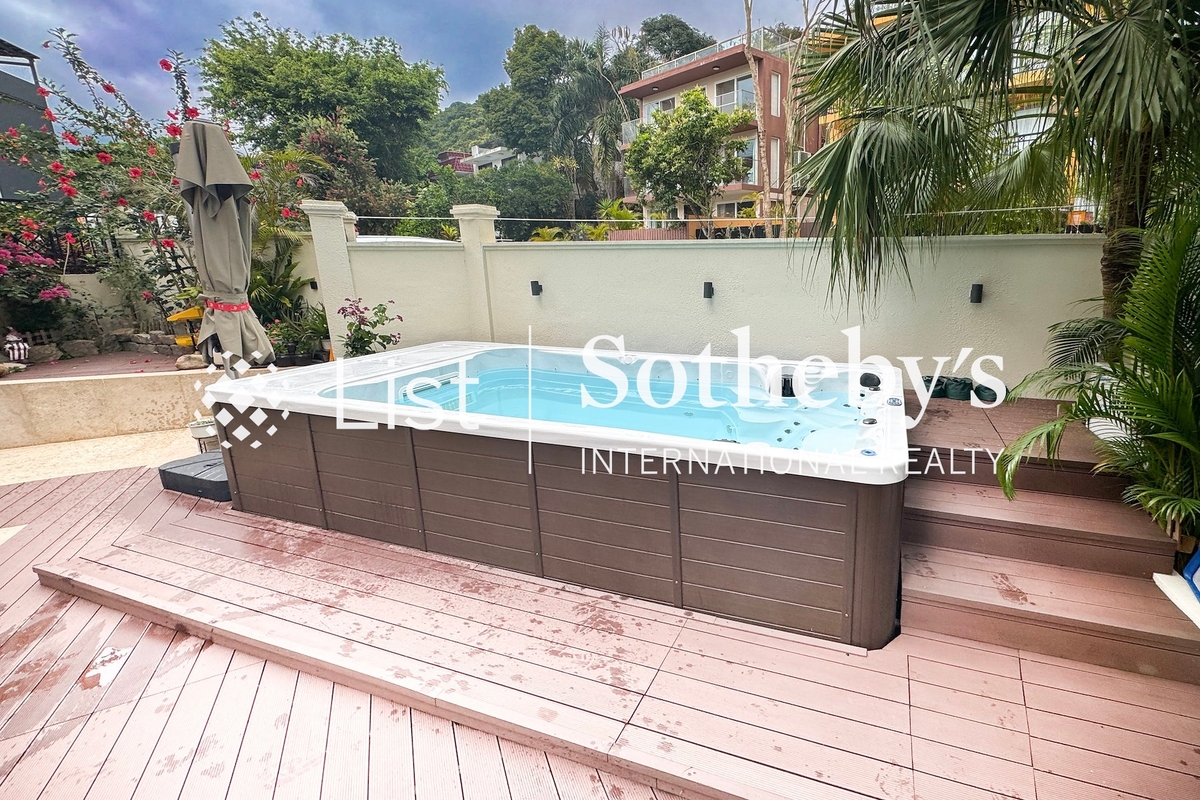 Ham Tin Kau Tsuen 鹹田舊村 | Garden (Pool)