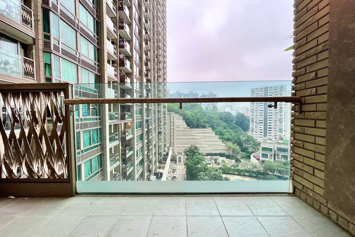 Celestial Heights Phase 2 半山壹号 2期 富甲半山 | Balcony off Living Room