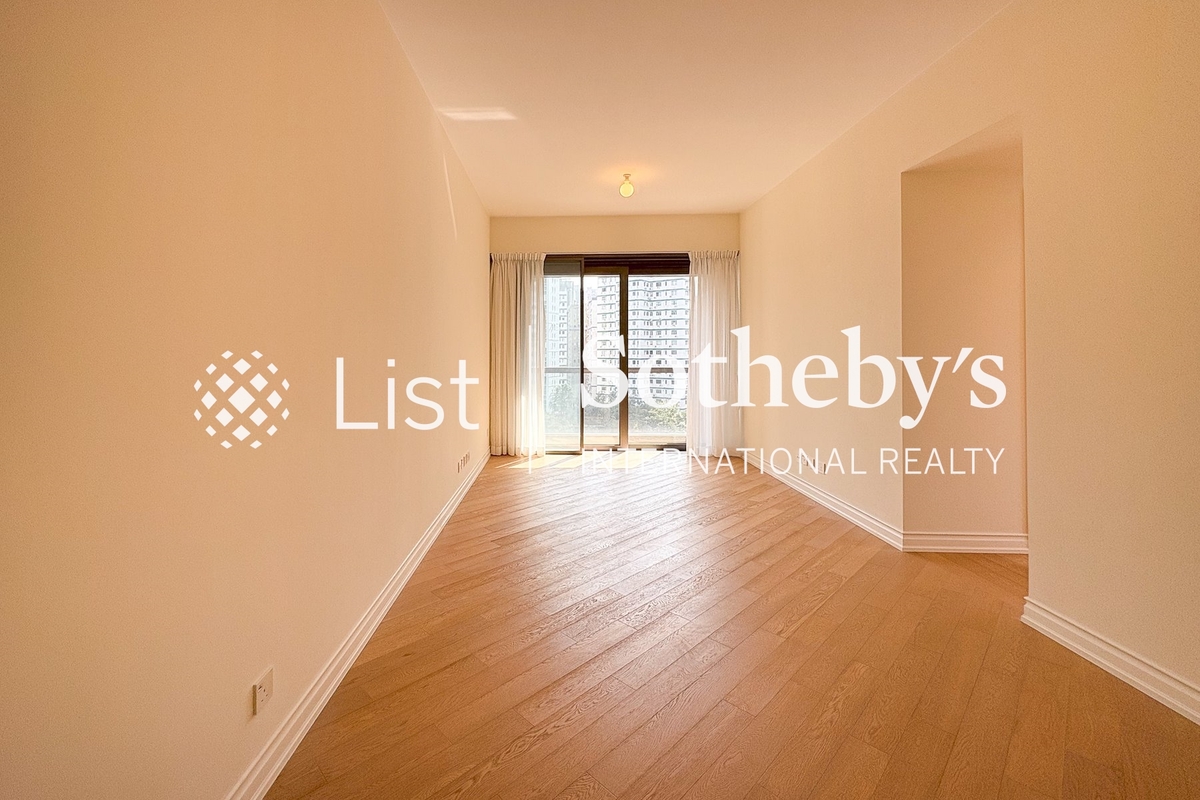 St. George's Mansions St. George's Mansions | Living and Dining Room