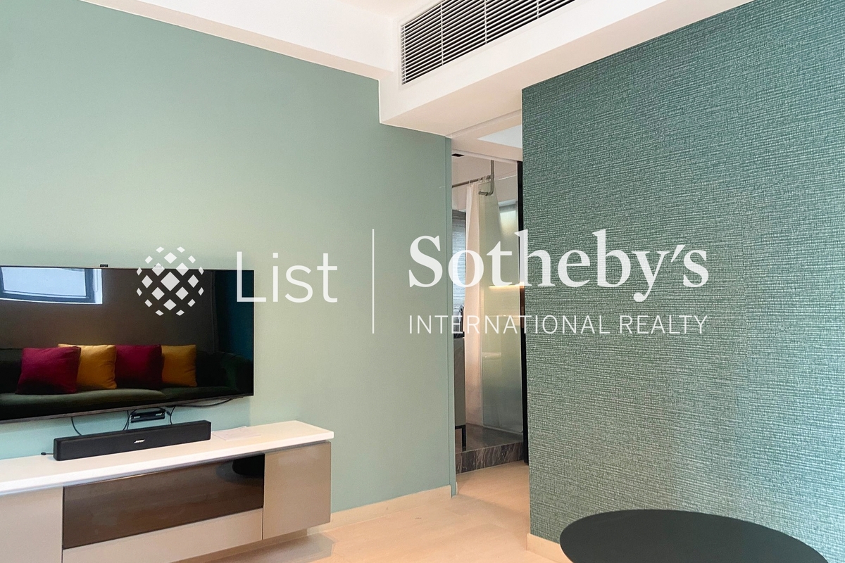 Hollywood Hill Hollywood Hill | Living and Dining Room