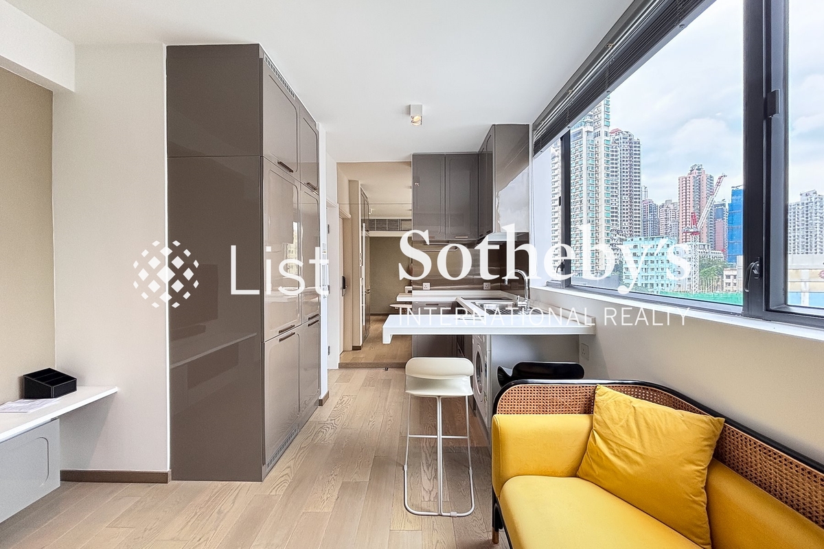 Hollywood Hill Hollywood Hill | Living and Dining Room