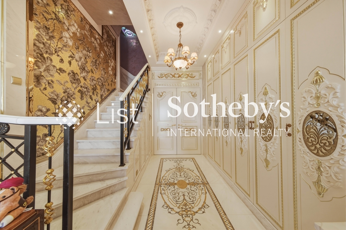 One Mayfair 逸瓏 | Internal Staircase