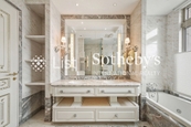 One Mayfair 逸瓏 | Master Bathroom
