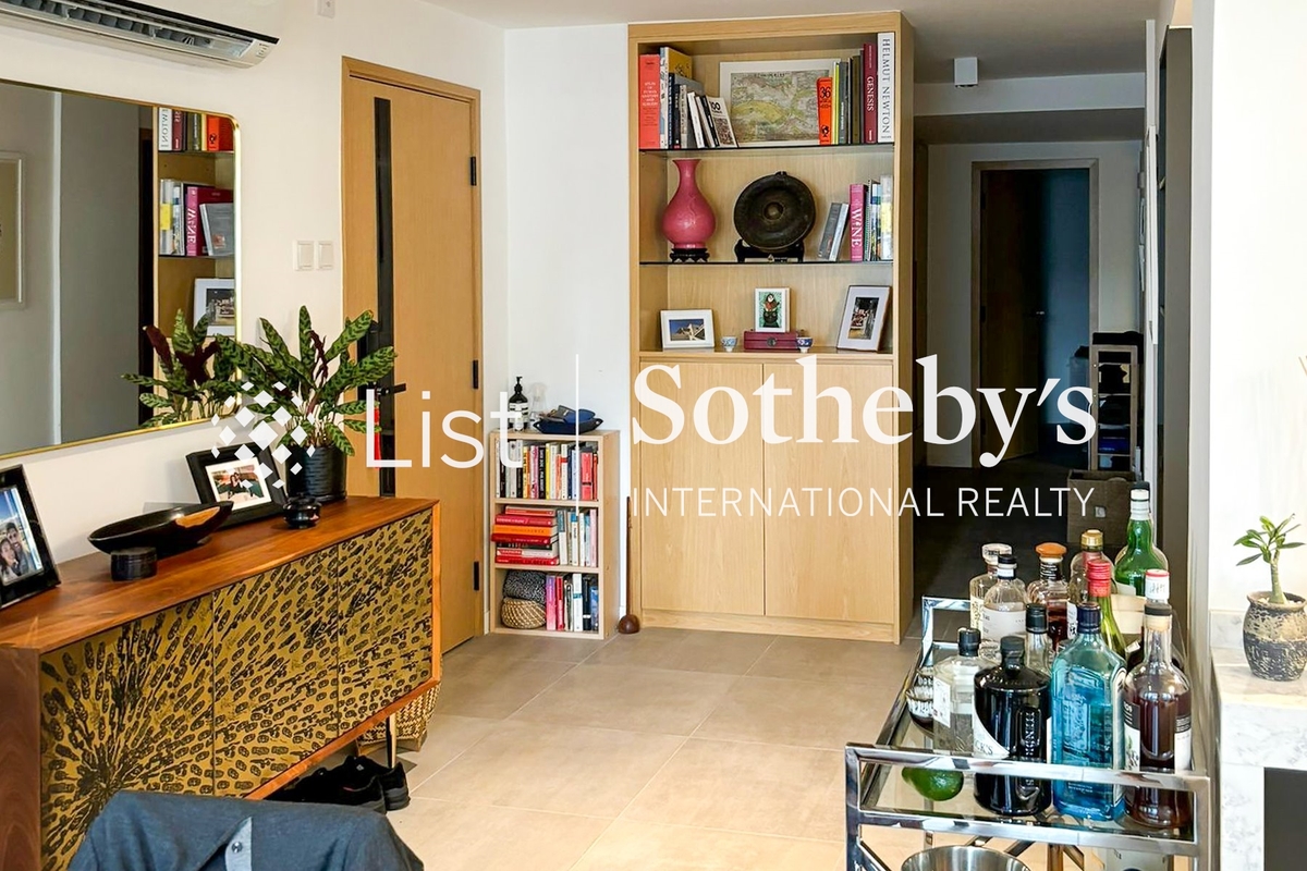 No. 5J Bowen Road 宝云道5J号 | Living and Dining Room