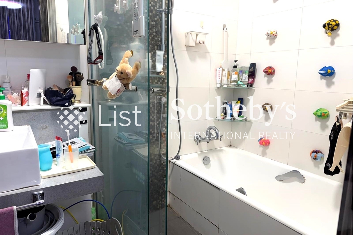 Black's Link 布力径 | En-suite Bathroom