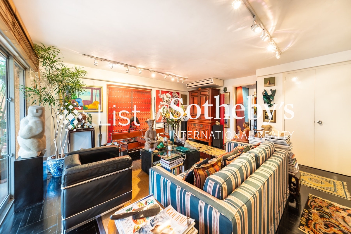 Hang Hau Wing Lung Road 坑口永隆路 | Living Room