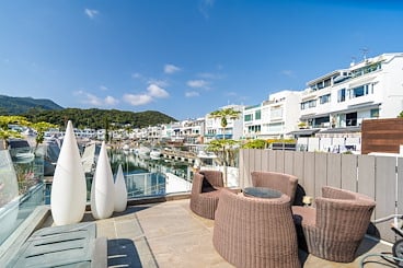 Marina Cove 匡湖居 | First Private Terrace